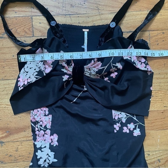 Free People Black Floral Bow Mini Dress Size Medium - Picture 3 of 9